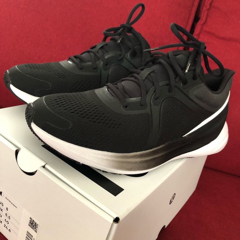 Lululemon Blissfeel Running Shoes - new in box, FREE SHIPPING